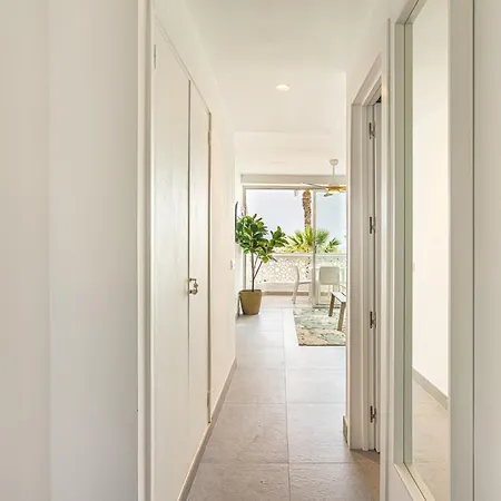 Modern Renovated Apartment With Terrace In Playa De Las Americas Extérieur photo