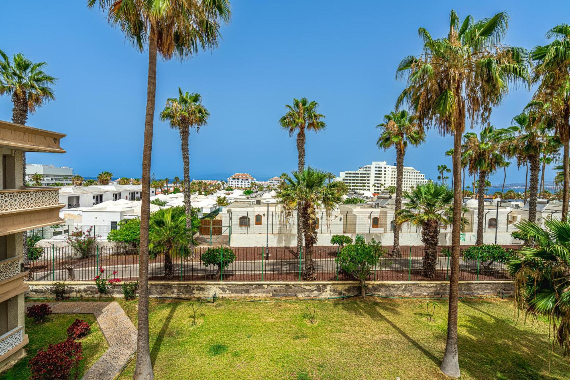 Modern Renovated With Terrace In Playa De Americas Appartamento *
