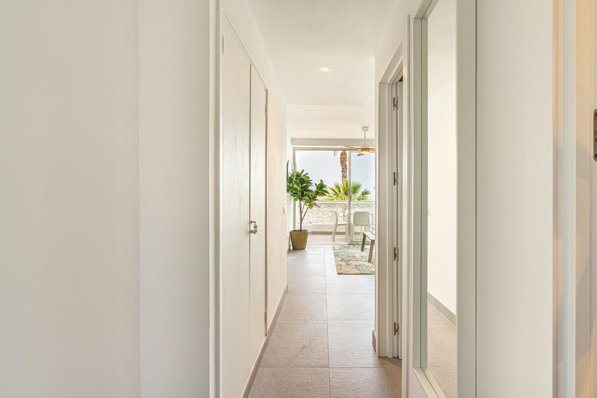 Appartamento Modern Renovated With Terrace In Playa De Americas